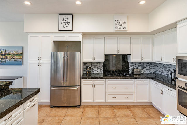 55586 Southern, La Quinta CA: https://media.crmls.org/mediaz/74f5cbdb-f829-4241-b08b-be7893308936.jpg