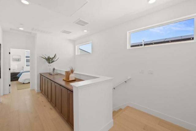 2815 Crusader, Alameda CA: https://media.crmls.org/mediaz/74f60d94-3bb6-4213-9cf2-466851fd9b06.jpg