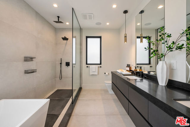 4299 Elmer Avenue, Studio City CA: https://media.crmls.org/mediaz/74f61f06-7d92-40e1-b3f9-c4ba4b4e444e.jpg