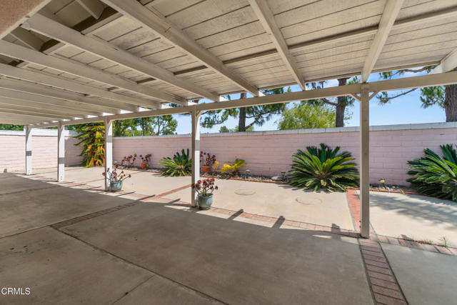 712 Rosebud Drive, Oxnard CA: https://media.crmls.org/mediaz/74f67e5a-eeea-4e2b-b213-e2e0b3b902fa.jpg