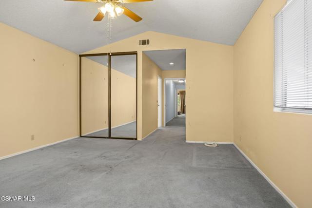 11928 Bubbling Brook Street, Moorpark CA: https://media.crmls.org/mediaz/74f6b456-13cc-40fc-8729-c459ae905677.jpg