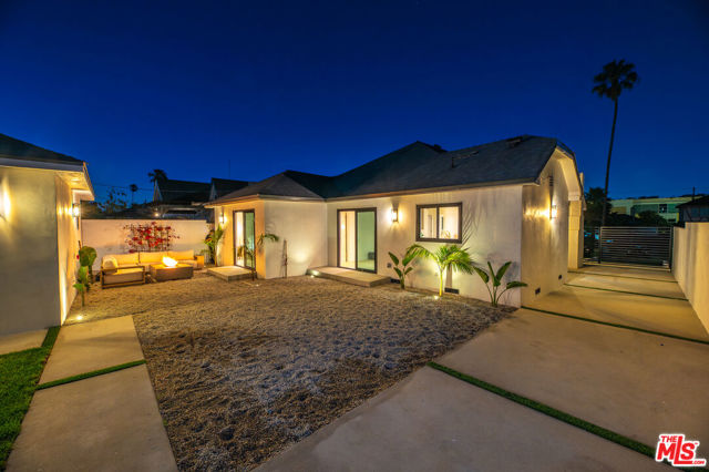 5325 S Victoria Avenue, Los Angeles CA: https://media.crmls.org/mediaz/74f84883-6757-429d-8e53-5432c01921c3.jpg
