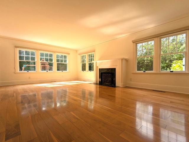 1400 Cowper Street, Palo Alto CA: https://media.crmls.org/mediaz/74f8910f-af20-47a5-bbb6-f1755b34fbb0.jpg