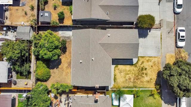 2040 Lanai Ave, San Jose CA: https://media.crmls.org/mediaz/74f97dcf-909f-49f9-989f-1197c1994a04.jpg