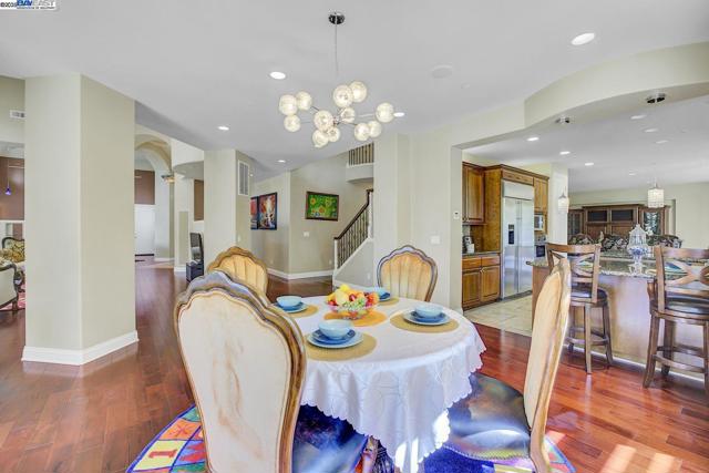 48564 Avalon Heights Ter, Fremont CA: https://media.crmls.org/mediaz/74f99b37-b8d9-4925-843b-034039a4aae5.jpg