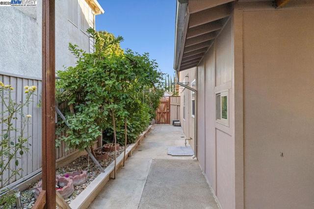 1429 BLUESAGE COURT, Tracy CA: https://media.crmls.org/mediaz/74f9e4d2-a0bb-4340-9e91-56e2f5ccbe2c.jpg