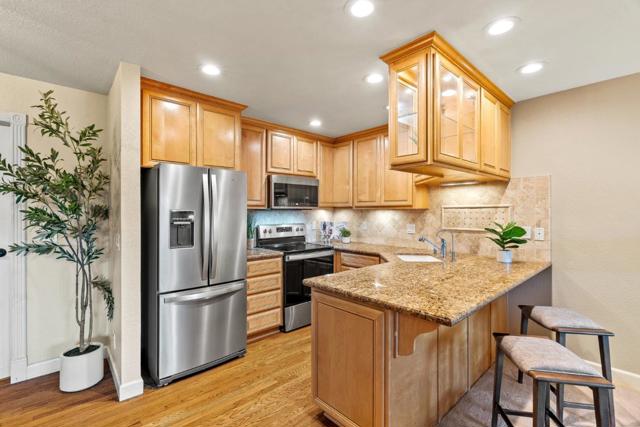 7 Arabian Way, Scotts Valley CA: https://media.crmls.org/mediaz/74fa1c7a-beb6-4e40-abb2-efc04d3ccbaf.jpg