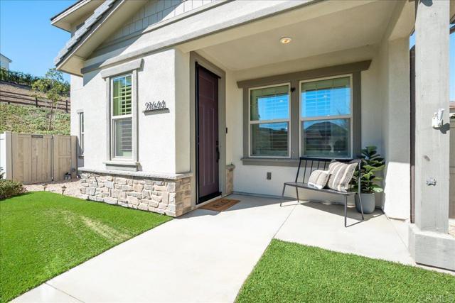 Detail Gallery Image 3 of 51 For 21644 Long Trot Dr, Escondido,  CA 92029 - 4 Beds | 3 Baths