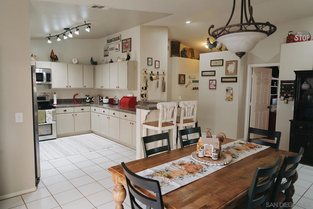 MLS #250043282SD image #10