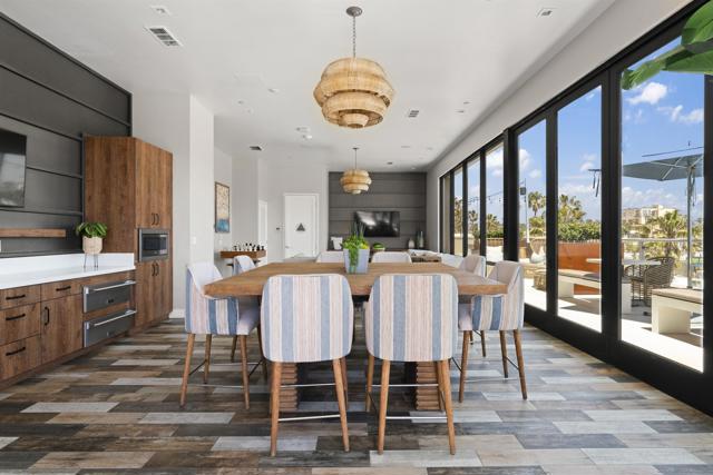 Image 21 of 26 For 355 Cleveland Street  304