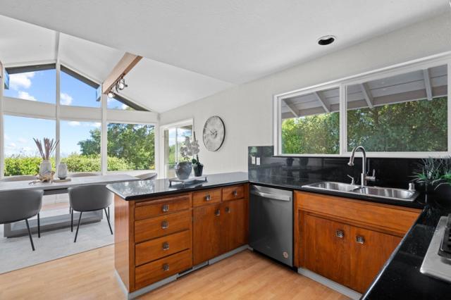 16451 Wood Acres Road, Los Gatos CA: https://media.crmls.org/mediaz/74fb6ee7-35a1-4188-900a-b3031c97d7ae.jpg