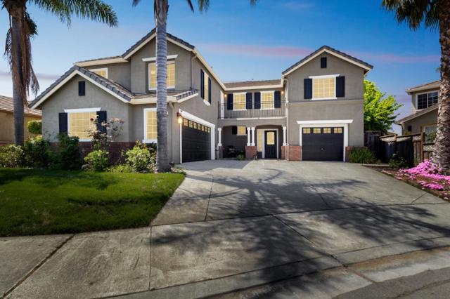 6371 Blackberry Court, Gilroy CA: https://media.crmls.org/mediaz/74fbc035-0f91-4bc4-9897-5461a00c3751.jpg