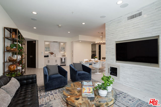 10490 Wilshire Boulevard, Los Angeles CA: https://media.crmls.org/mediaz/74fc0afa-dacc-4efc-ab15-bcf721cfba9e.jpg