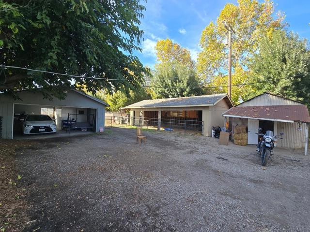 5985 Monterey Road, Gilroy CA: https://media.crmls.org/mediaz/74fc2110-cb9c-4f34-9b29-64d52727551a.jpg