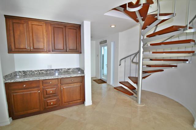 Detail Gallery Image 8 of 28 For 3525 Ocean Dr, Oxnard,  CA 93035 - 3 Beds | 5 Baths