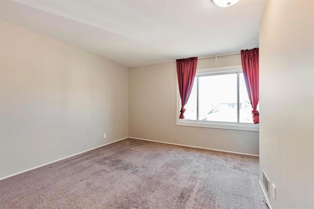 20 Queen Anne Court, Millbrae CA: https://media.crmls.org/mediaz/74fdb463-7ec9-41b3-8899-5641cab4df2e.jpg