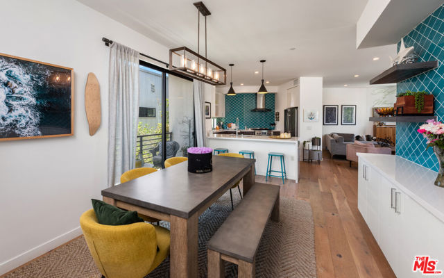 11900 Washington Place, Los Angeles CA: https://media.crmls.org/mediaz/74fdd5a6-dc99-4195-aab4-59bed8219ae1.jpg