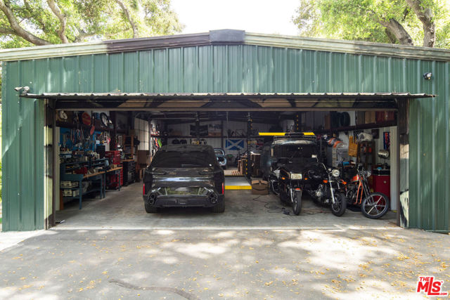 22575 Monte Vista Drive, Topanga CA: https://media.crmls.org/mediaz/74fddacb-01ab-4937-90a9-83939b4e903b.jpg