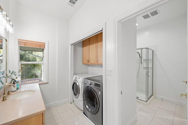 1050 Connecticut Drive, Redwood City CA: https://media.crmls.org/mediaz/74fde7d1-dc14-4f62-9971-1d1348fa8e74.jpg