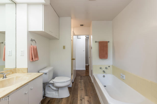 4308 Hayman Avenue, La Canada Flintridge CA: https://media.crmls.org/mediaz/74fdf662-1465-4058-aa53-427d5392067f.jpg