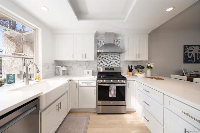 5611 Adobe Falls Rd, San Diego CA: https://media.crmls.org/mediaz/74fdf67c-ee5b-4d28-9569-569648488ea3.jpg