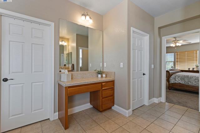 6454 Green Castle Cir, Discovery Bay CA: https://media.crmls.org/mediaz/74fe29d1-d3cb-456c-bf12-e1b74e830249.jpg