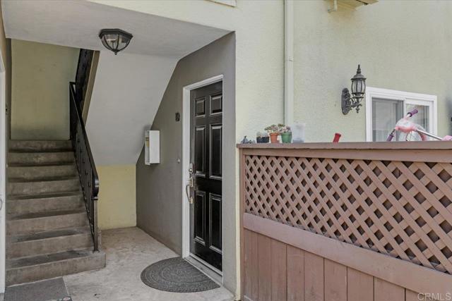 Detail Gallery Image 3 of 4 For 6602 Beadnell Way #10,  San Diego,  CA 92117 - 2 Beds | 2 Baths
