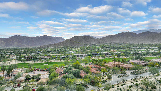 49305 Highway 74, Palm Desert CA: https://media.crmls.org/mediaz/74ffa734-392e-481e-99e8-965929b8e0c6.jpg