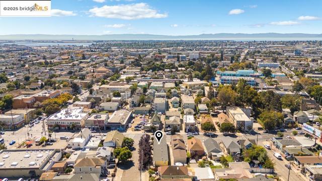 2011 Rutherford, Oakland CA: https://media.crmls.org/mediaz/75003071-00b9-431e-825d-d3891c0c9de4.jpg