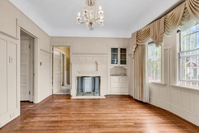 852 58th Street, Oakland CA: https://media.crmls.org/mediaz/75004384-92c0-4aa4-8e93-48a6c82de346.jpg