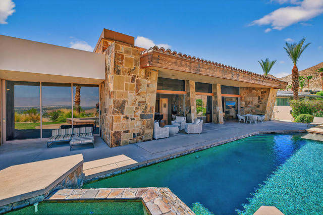 9 Rockcrest, Rancho Mirage CA: https://media.crmls.org/mediaz/7500890b-4fce-4e1f-909a-6b16a62068ec.jpg