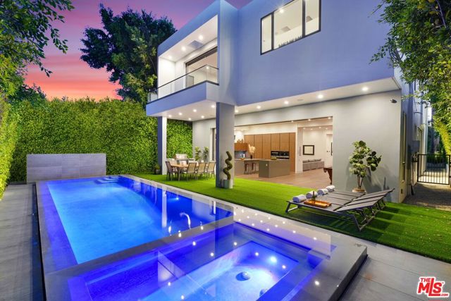 832 N Sierra Bonita Avenue, Los Angeles CA: https://media.crmls.org/mediaz/7500d957-73bd-4866-a1f9-6bedf9ce300e.jpg