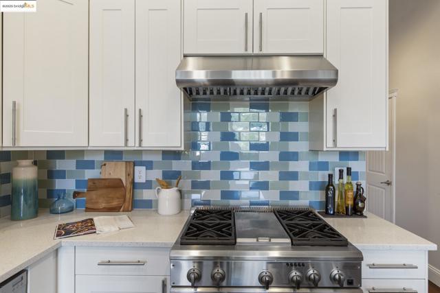 205 Sheridan RD, Oakland CA: https://media.crmls.org/mediaz/75013610-34d6-4d25-83be-db9204d233f3.jpg