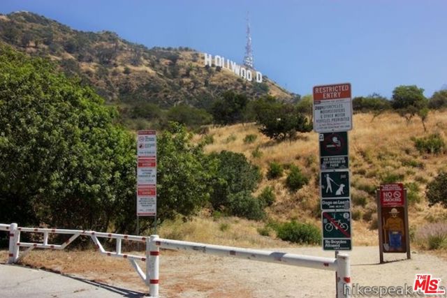 6435 Innsdale Drive, Los Angeles CA: https://media.crmls.org/mediaz/7501a996-9fc5-4e56-aea3-28ac91f5542e.jpg