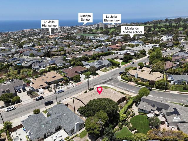 1201 Via Barranca, La Jolla CA: https://media.crmls.org/mediaz/7501ca48-d166-48de-a33c-f0a2fa803990.jpg