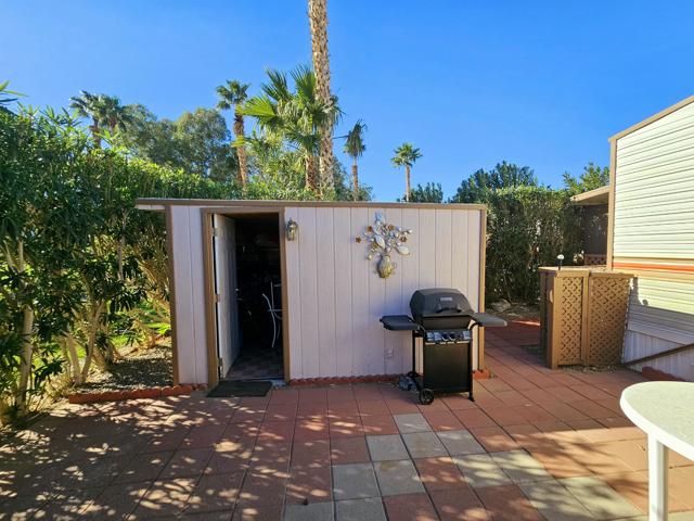 16400 Bubbling Wells Rd Road, Desert Hot Springs CA: https://media.crmls.org/mediaz/7502cb09-356d-4e37-8287-d8e758cf28f7.jpg