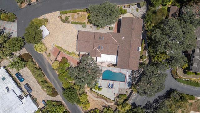 17095 Summit Way, Los Gatos CA: https://media.crmls.org/mediaz/750302da-e18f-49d6-ab79-0b5828425509.jpg