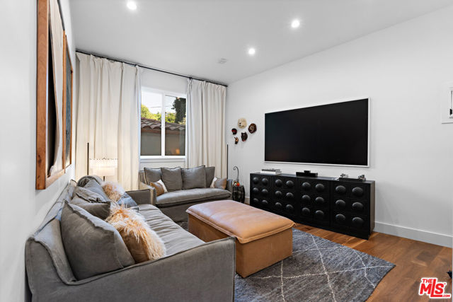 8701 Wonderland Park Avenue, Los Angeles CA: https://media.crmls.org/mediaz/750307c3-8413-4204-9505-5c72ea75d541.jpg