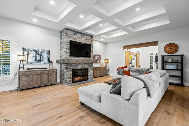 28845 Countryside Drive, Agoura Hills CA: https://media.crmls.org/mediaz/7503e6f7-ad0d-4999-9712-b5095f0949c4.jpg