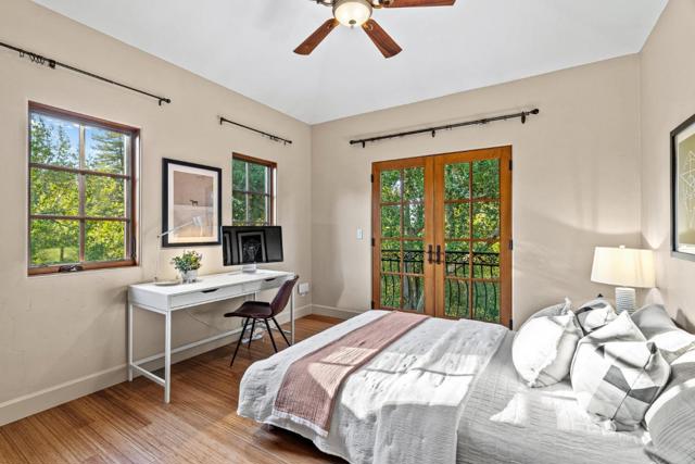 11860 Francemont Drive, Los Altos Hills CA: https://media.crmls.org/mediaz/75047914-e566-4dd1-9445-abf04c4cb385.jpg
