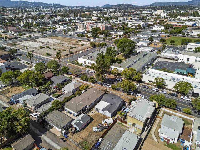 127 W 5Th Avenue, Escondido CA: https://media.crmls.org/mediaz/7504939b-1b48-4633-8d53-78ff45df05d1.jpg