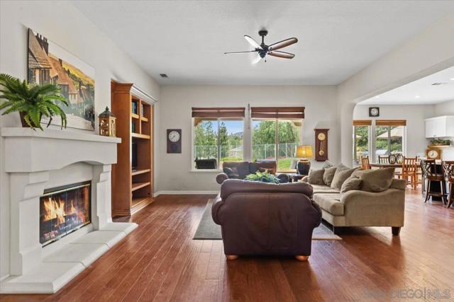 3180 Ridgeline Place, Escondido CA: https://media.crmls.org/mediaz/75055da2-dffb-4b7f-ac57-8eebd6c461ad.jpg
