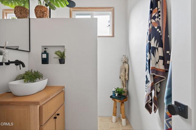 Detail Gallery Image 14 of 35 For 1128 Cornwall Ln, Ventura,  CA 93001 - 3 Beds | 1 Baths