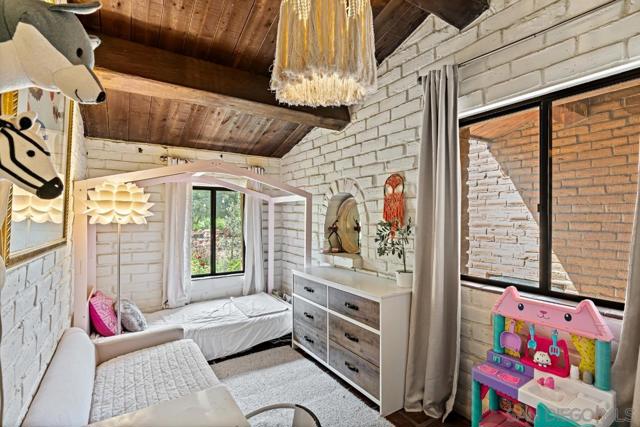 18940 Littlefield Lane, Valley Center CA: https://media.crmls.org/mediaz/750609e9-5c26-411b-9b39-f1237d459801.jpg