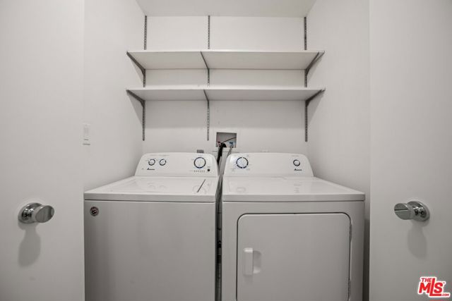 2122 Century Park Lane, Los Angeles CA: https://media.crmls.org/mediaz/75071d3d-41f2-415e-8fff-f7e9dce15f11.jpg