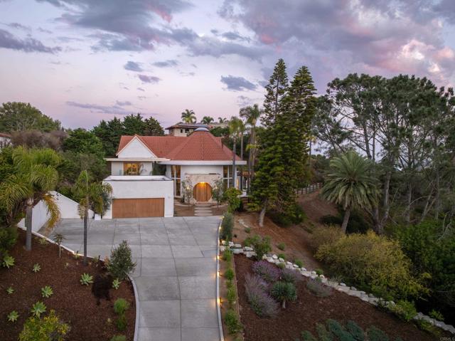 Detail Gallery Image 2 of 56 For 14847 Vista Del Oceano, Del Mar,  CA 92014 - 5 Beds | 4 Baths