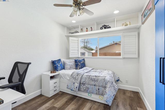 515 Zircon Way, Livermore CA: https://media.crmls.org/mediaz/7507c6b2-20f2-4d30-9068-f80a0ff494f8.jpg