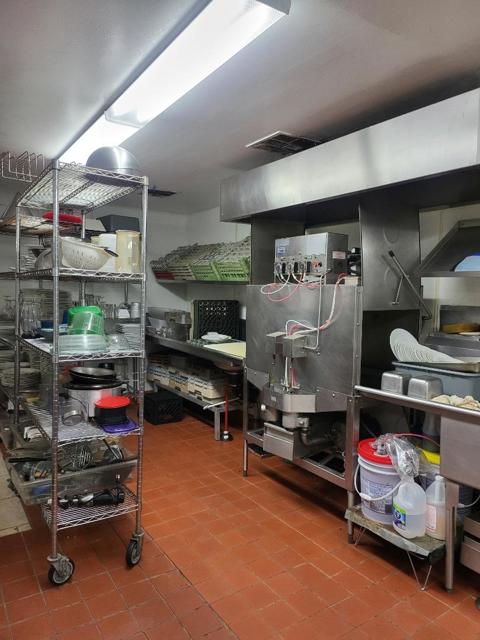 579 579 S Main Street, Milpitas CA: https://media.crmls.org/mediaz/750817b3-0cd6-4101-a8d1-3497d54c3ba9.jpg