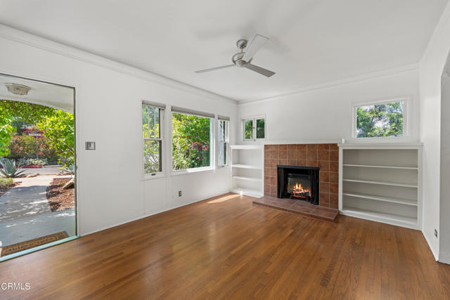 917 W W Victoria Street, Santa Barbara CA: https://media.crmls.org/mediaz/7508e17e-5057-4f54-a7e5-943cc18b38e7.jpg