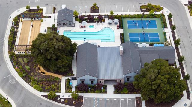 2102 White Oak Drive, Hollister CA: https://media.crmls.org/mediaz/75092bf5-45ff-422a-8aeb-99ce5bf6a209.jpg